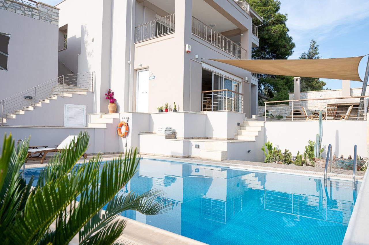 Kalavria Luxury Suites, Afroditi Suite With Magnificent Sea View And Private Swimming Pool. Poros Town Eksteriør bilde